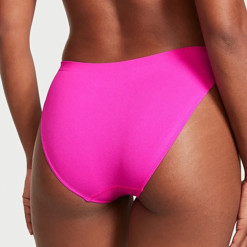 Victoria's Secret Seamless Bikini Panty Bright Pink Medium NEW